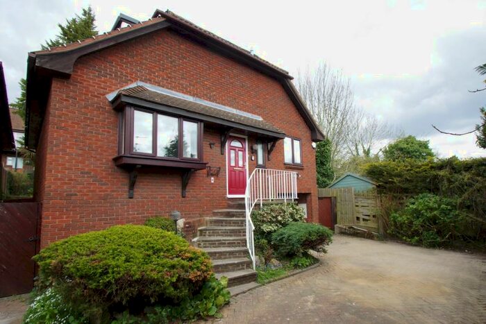 3 Bedroom Detached House To Rent In Kingston Place, Harrow Weald, HA3