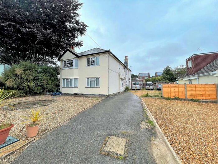 Houses for sale & to rent in BH15 3NF, Kirby Close, Oakdale Poole