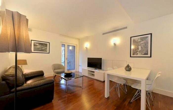 2 Bedroom Flat To Rent In Weymouth Street, London, W1W