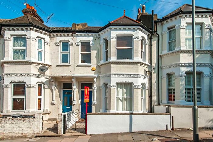 4 Bedroom Property To Rent In Kelmscott Road, London, SW11