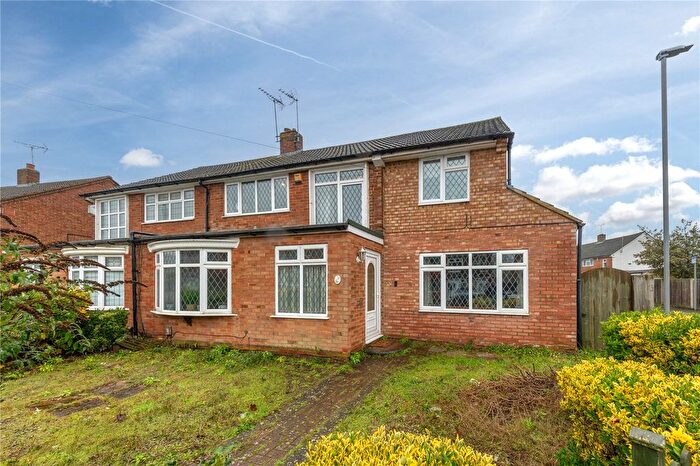 4 Bedroom Semi-Detached House For Sale In Summers Road, Luton, Bedfordshire, LU2