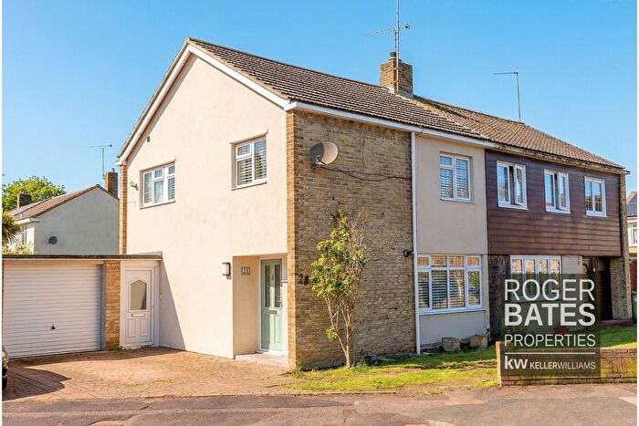 3 Bedroom Semi-Detached House For Sale In Sparrows Herne, Kingswood, Basildon, SS16