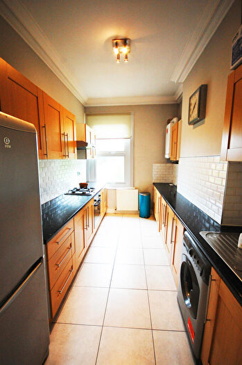 3 Bedroom Flat To Rent In Wood Green, London, N22