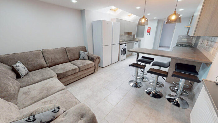 6 Bedroom House To Rent In Heeley Road, Selly Oak, B29