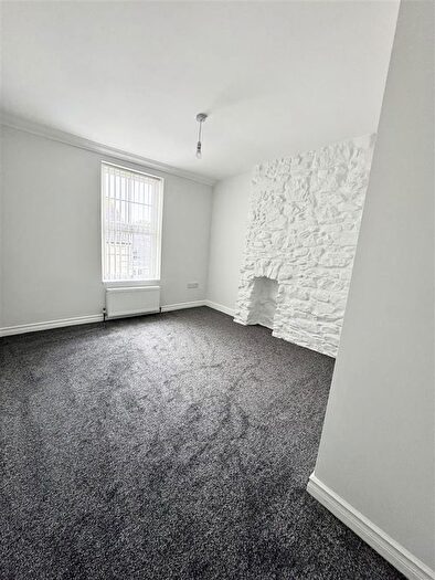 2 Bedroom Flat To Rent In Fore Street, Ivybridge, PL21