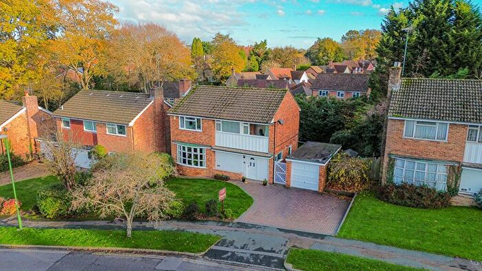 4 Bedroom Detached House For Sale In Beech Hill, Haywards Heath, RH16