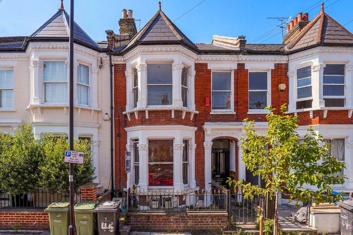2 Bedroom Flat To Rent In Shandon Road, London, SW4