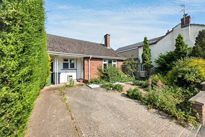 1 Bedroom Bungalow For Sale In High Street, Henlow, SG16