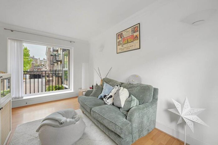 1 Bedroom Apartment For Sale In Essex Road, Islington, N1