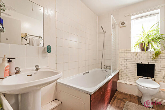 1 Bedroom Flat For Sale In Semley Gate, London, E9 - Photo 7