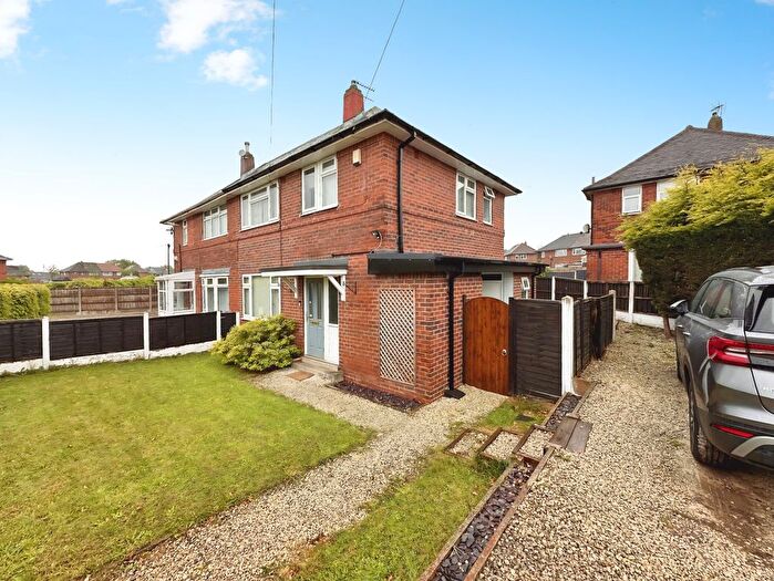 2 Bedroom Semi-detached House For Sale In Lanshaw Terrace, Leeds, LS10