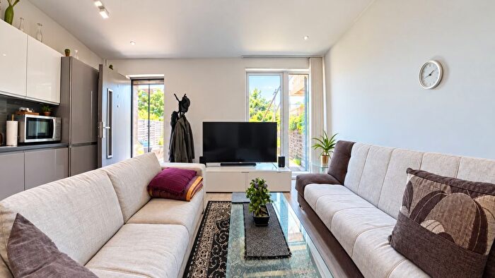 1 Bedroom Flat For Sale In Lucerne Apartments, Hilltop Avenue, Harlesden, London, NW10
