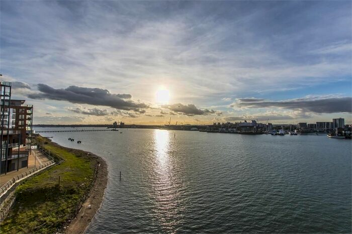 2 Bedroom Flat To Rent In Centenary Quay, Woolston, Southampton, SO19
