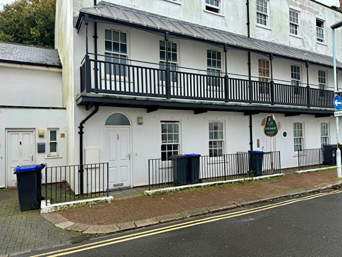 2 Bedroom Flat To Rent In Warwick Road, Worthing, BN11