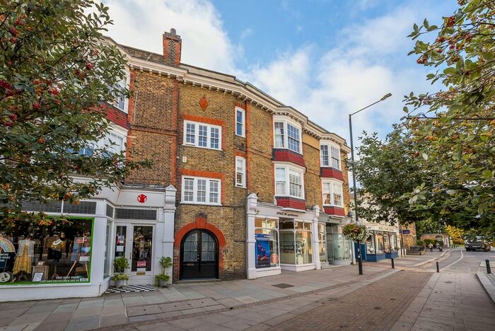 3 Bedroom Flat To Rent In High Street Wimbledon, London, SW19
