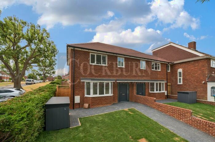 3 Bedroom End Of Terrace House To Rent In Buckler Gardens, London, SE9