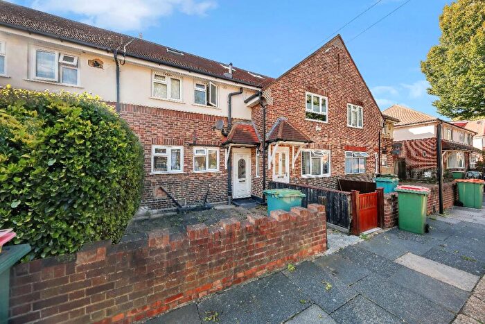 2 Bedroom Flat For Sale In Sullivan Avenue, Custom House, E16