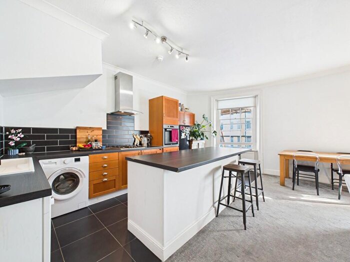 1 Bedroom Apartment To Rent In Brunswick Place, Hove, BN3