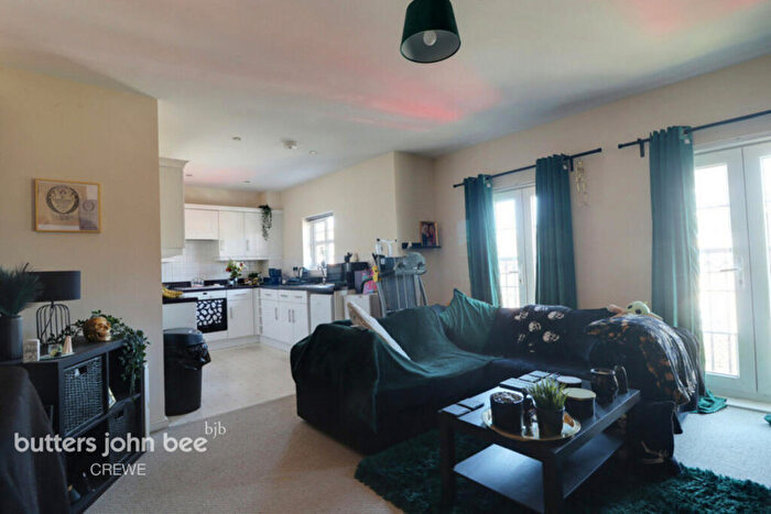 2 Bedroom Apartment For Sale In St Georges Court, Crewe, CW2