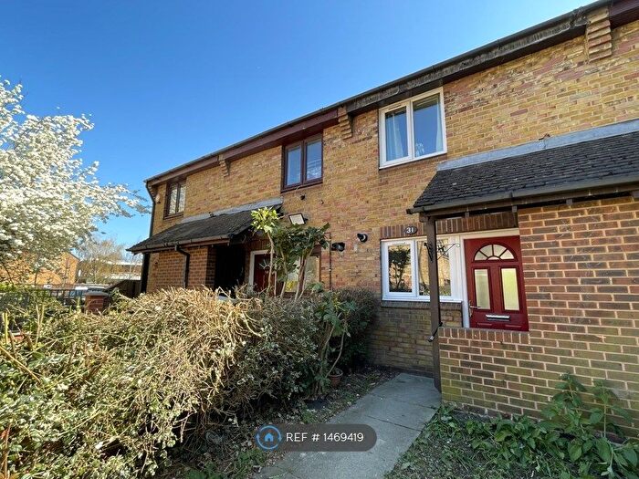 2 Bedroom Terraced House To Rent In Torrington Square, Croydon, CR0