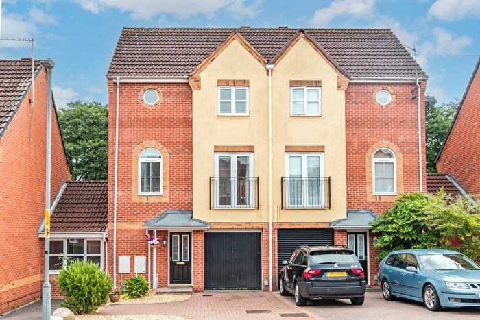 3 Bedroom Semi-Detached House To Rent In Turnpike Lane, Redditch, Worcestershire, B97