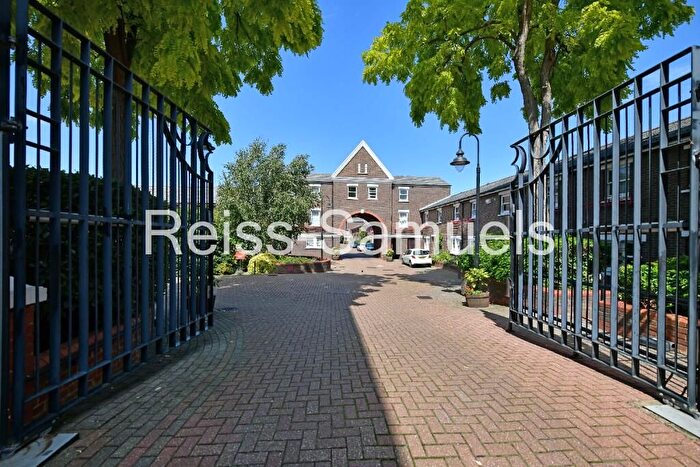 4 Bedroom Terraced House To Rent In Lockesfield Place, Isle Of Dogs, Docklands, London, E14