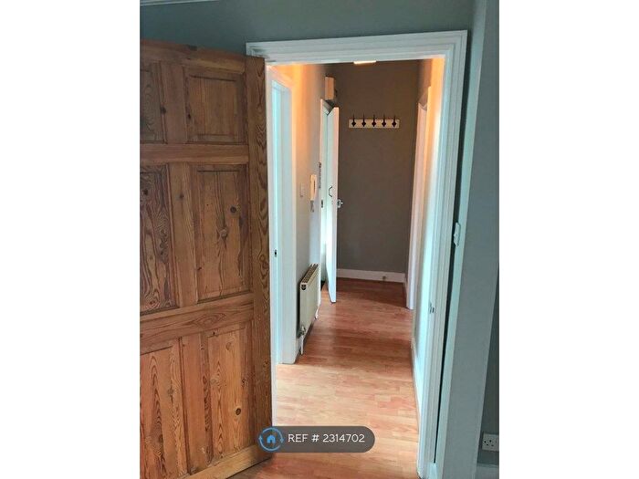 1 Bedroom Flat To Rent In Streatham High Road, London, SW16