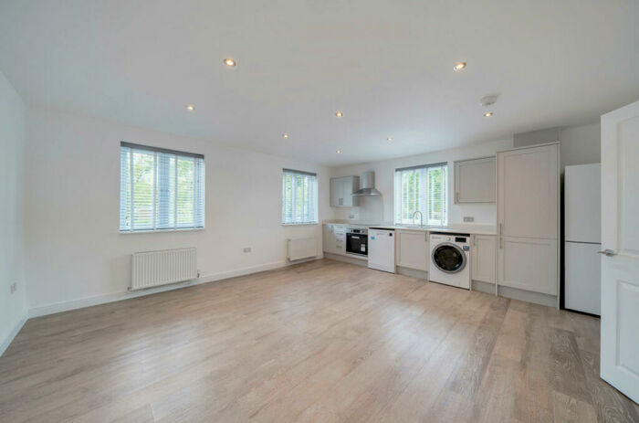 2 Bedroom Apartment To Rent In Finchampstead Road, Finchampstead, Wokingham, Berkshire, RG40