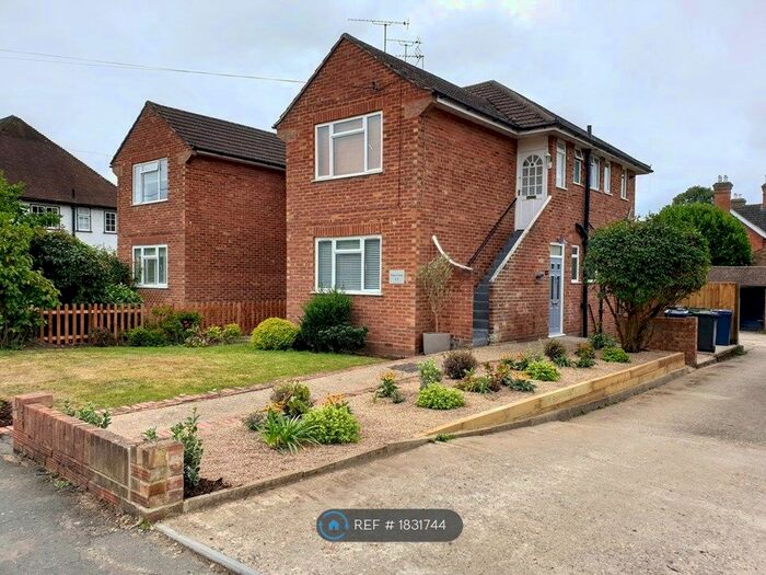 2 Bedroom Maisonette To Rent In Penn Court, Marlow, SL7