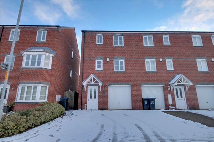 3 Bedroom End Of Terrace House To Rent In Oval View, Middlesbrough TS4
