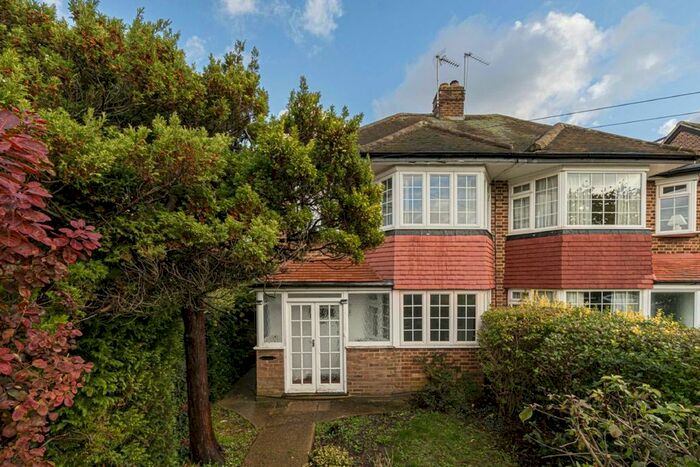 3 Bedroom Property To Rent In Broughton Avenue, Ham, Richmond, TW10