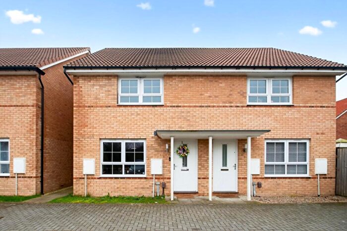 3 Bedroom Semi Detached House For Sale In Beckside Close, Harrogate, HG1