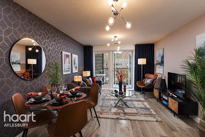 2 Bedroom Apartment For Sale In The Gelso, Arcadia Park, Aylesbury, HP18