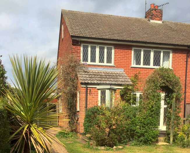 3 Bedroom Semi-Detached House To Rent In Caunton, Newark, NG23