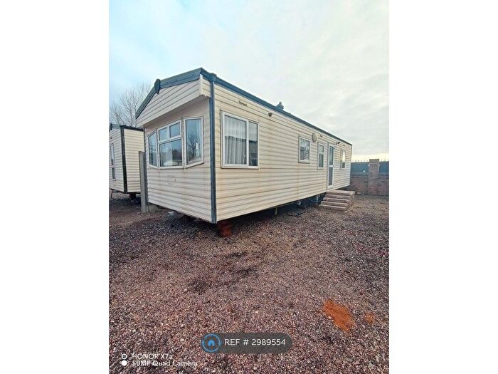 2 Bedroom Park Home To Rent In Main St, Bordon, GU35