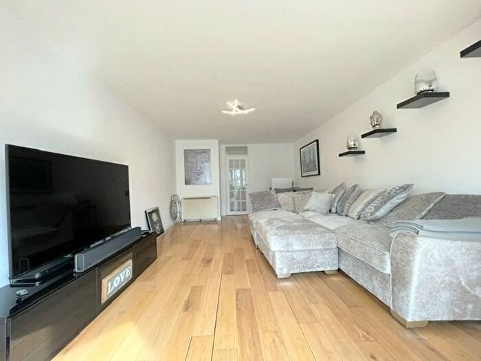 2 Bedroom Flat To Rent In Forest View, North Chingford, E4