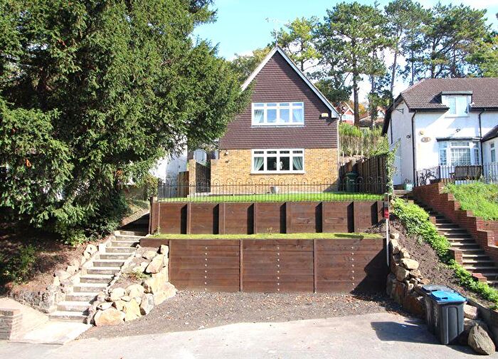 3 Bedroom Detached House For Sale In Godstone Road, Purley, CR8