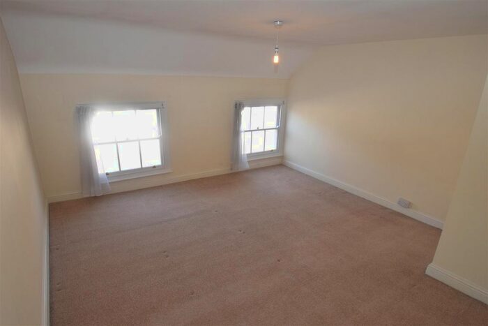 3 Bedroom Flat To Rent In Lower Brook Street, Rugeley, WS15