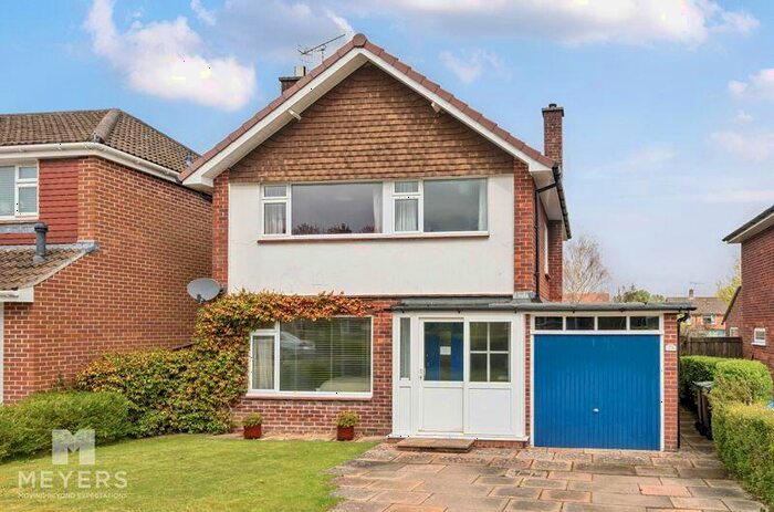 3 Bedroom Detached House For Sale In Weatherbury Way, Dorchester, DT1