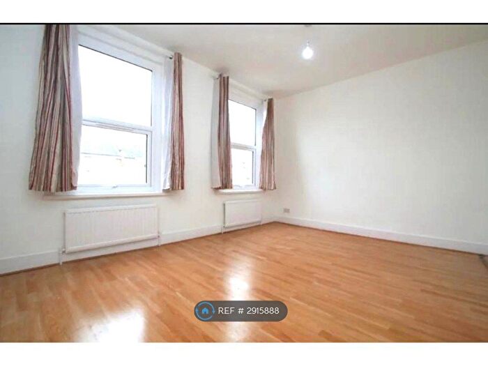 2 Bedroom Flat To Rent In Selsdon Road, London, E13