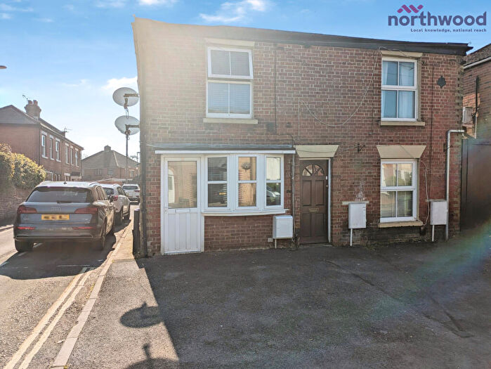 1 Bedroom Flat To Rent In Kingston Road, Shirley, Southampton, SO15