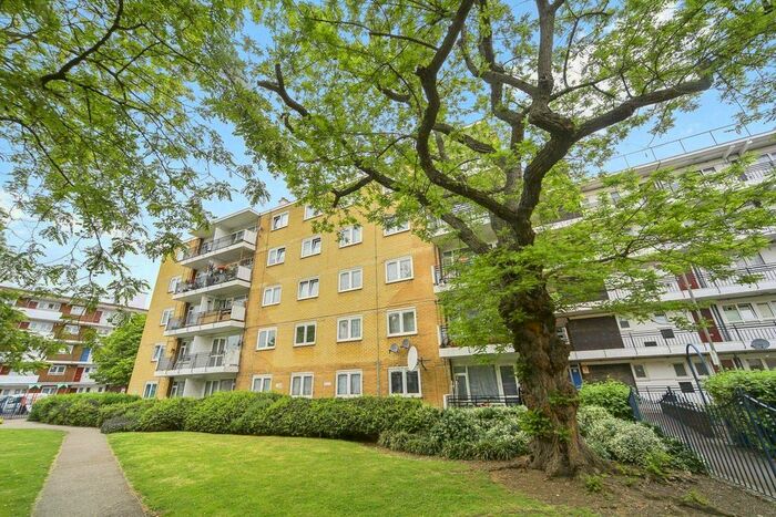 2 Bedroom Flat To Rent In Battersea, Battersea, London, SW8