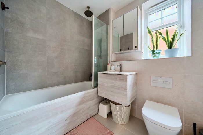 3 Bedroom Semi-Detached House For Sale In Wallingford, Oxfordshire, OX10