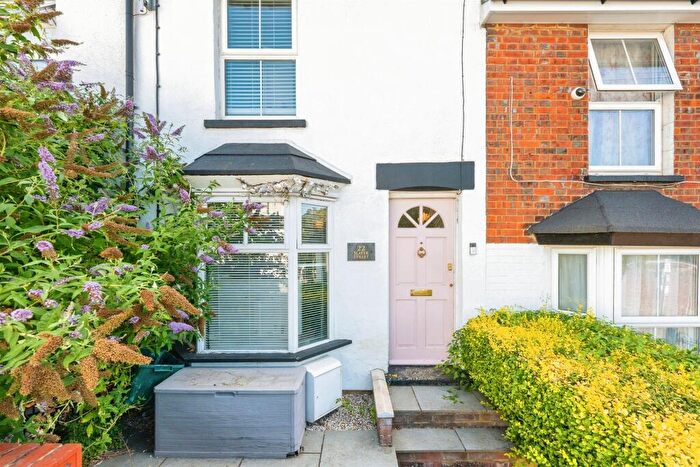 3 Bedroom Terraced House For Sale In Slater Street, High Wycombe, HP13