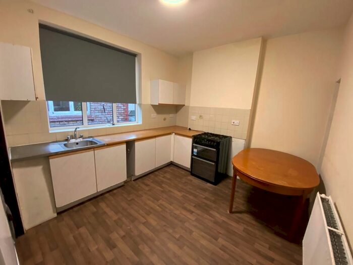 2 Bedroom Flat To Rent In Rowan Avenue, Whalley Range M16