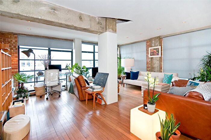 2 Bedroom Apartment To Rent In York Way, N1