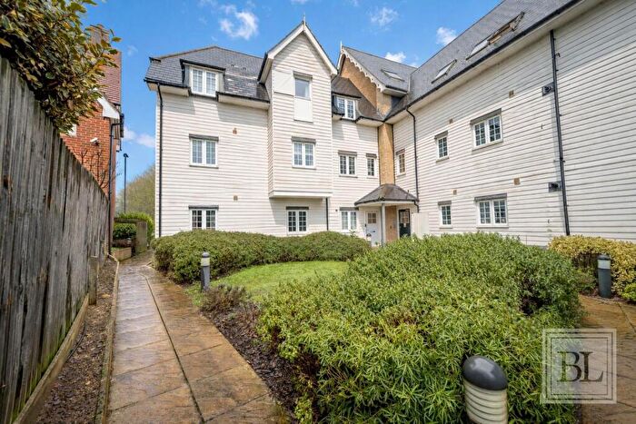 2 Bedroom Apartment For Sale In Braiswick, Colchester, CO4