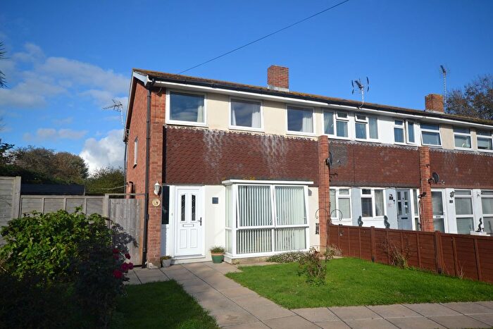 3 Bedroom End Of Terrace House For Sale In Elm Tree Close, Selsey, PO20