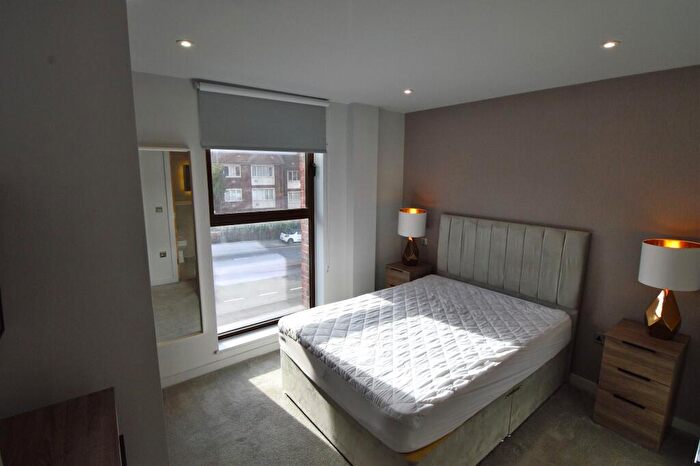 2 Bedroom Apartment To Rent In Parliament Square, Greenland Street, L1