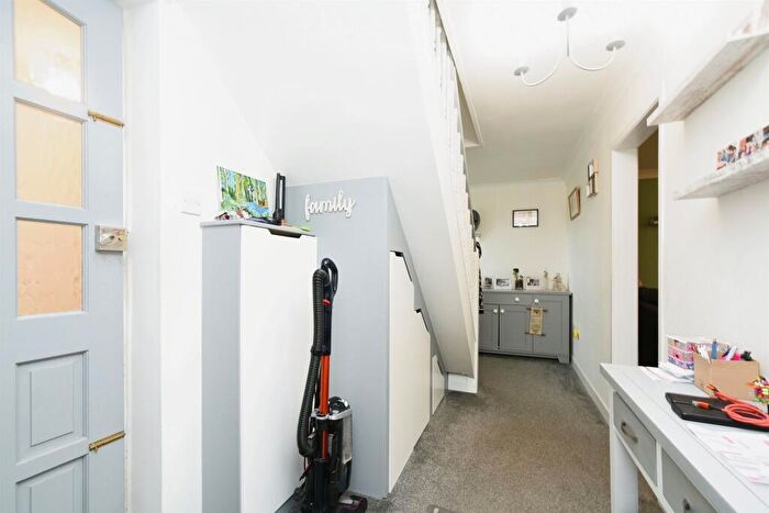 3 Bedroom Terraced House For Sale In Edencroft, Highworth, Swindon, SN6